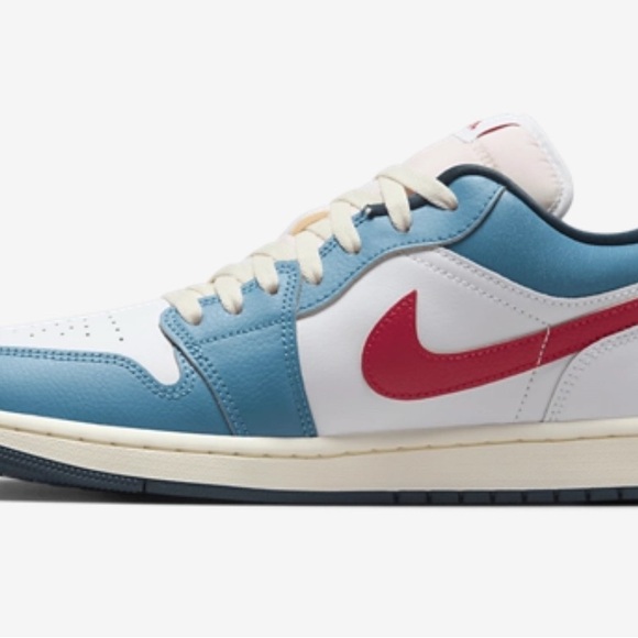 Jordan Other - Jordan 1 Low SE
Armory Navy